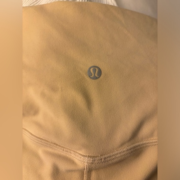 Lululemon Athletica Cream Fitted Crop Tank Top - Picture 6 of 9